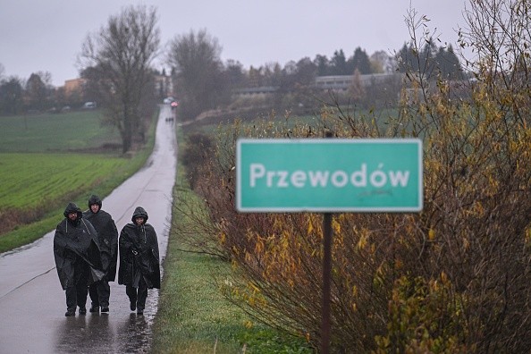 Policía polaca patrulla cercanías de Przewodów, donde cayó el misil