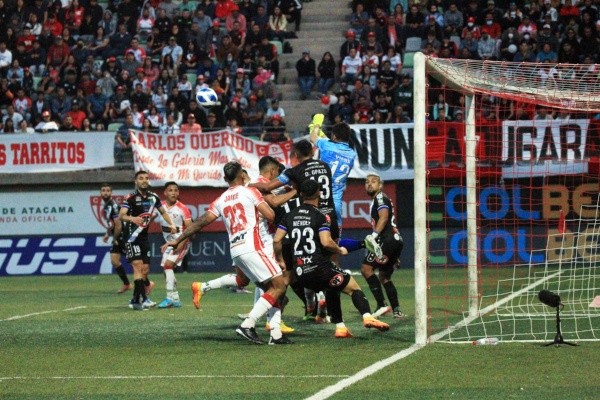 Copiapó golea a Puerto Montt y jugará la final de la liguilla por el segundo ascenso de la Primera B al fútbol de honor.