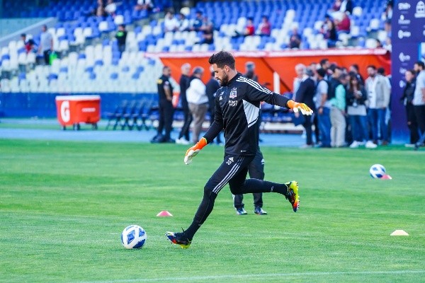 El nuevo arquero de Colo Colo espera su momento. Foto: Guille Salazar.