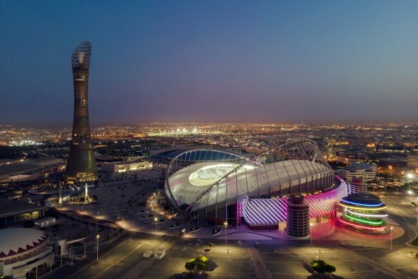 El Khalifa Stadium en Doha: Infantino defiende Qatar 2022 a un día del puntapié inicial del Mundial.