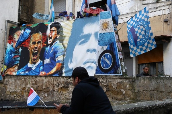 Marek Hamsik y Diego Armando Maradona, juntos para los hinchas del Napoli. (Getty Images).