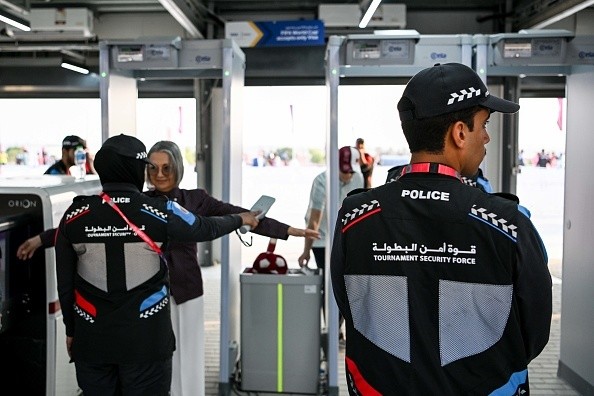 La policía de Qatar prometió encontrar al ladrón que robó la billetera de Dominique Metzger. | Foto: Getty Images.