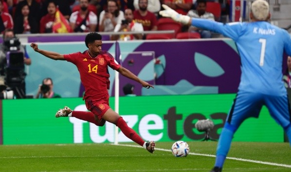 Costa Rica fue goleada en su estreno.