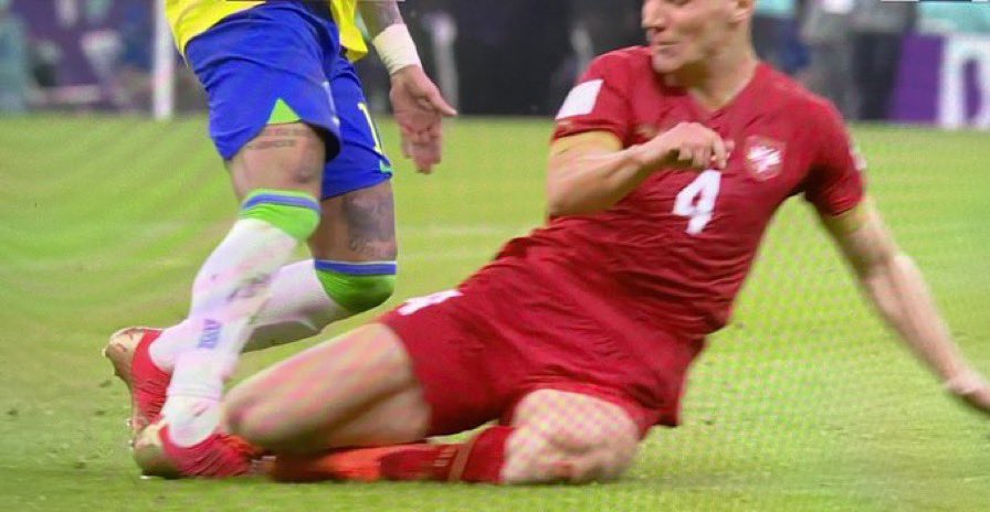 El momento de la lesión de Naymar en el Mundial.