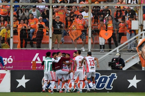 Copiapó celebra uno de los goles en Calama (Agencia Uno)