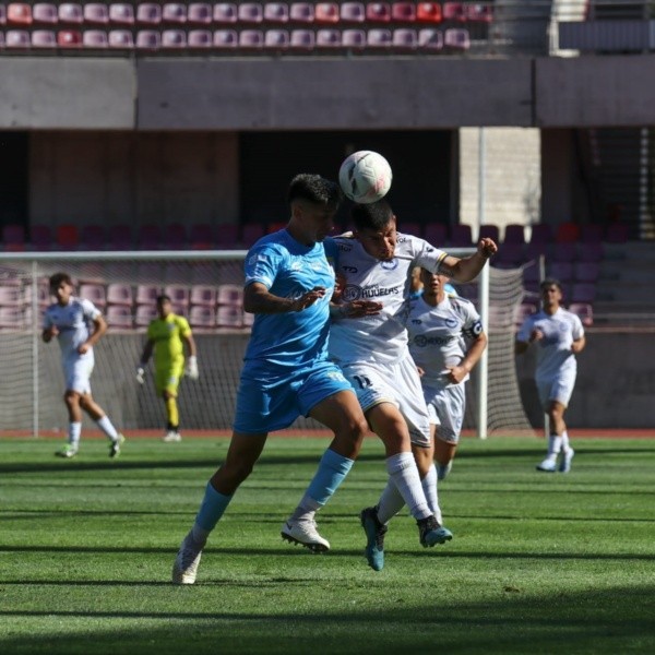 Osorno le ganó a Unión Compañías y vuelve al profesionalismo. | Foto: @RumboAPrimeraCL