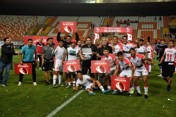 Copiapó goleó a Cobreloa y sube a Primera A como acompañante de Magallanes.