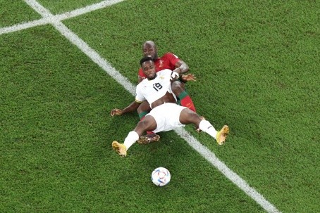 Danilo Pereira en acción en la victoria de Portugal frente a Ghana por la fecha 1 del Grupo H del Mundial de Qatar 2022. (Getty Images).
