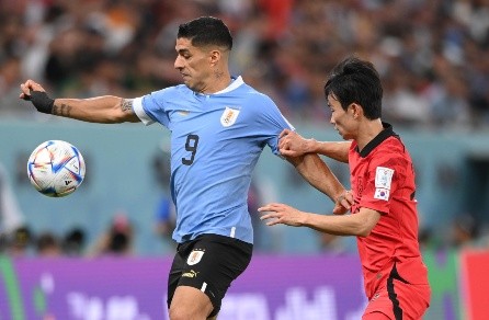 Luis Suárez en acción ante Corea del Sur: jugó 64′ y fue reemplazado por Edinson Cavani. (Getty Images 2022).