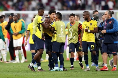 Moisés Caicedo, el autor del transitorio empate de Ecuador, llora desconsolado tras la derrota frente a Senegal. (Getty Images 2022).