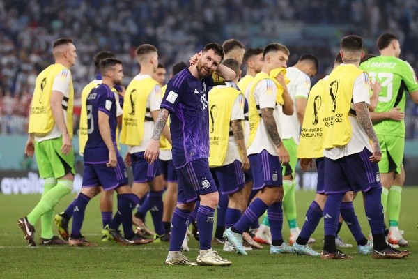 La cara de Messi lo dice todo: a Argentina y Leo les costó y sufrieron, pero están en octavos de final de Qatar 2022.