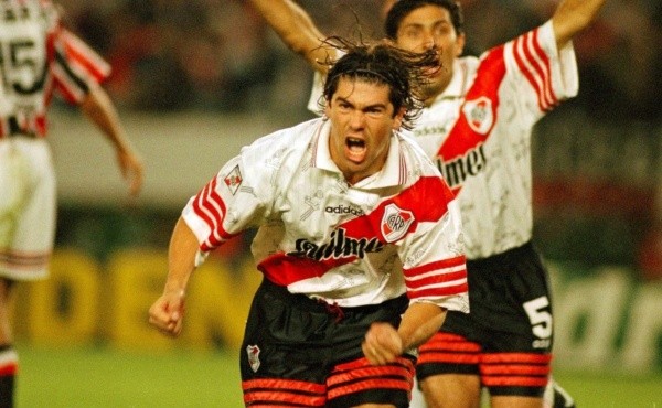 Marcelo Salas tras su segundo tanto a Sao Paulo en la Supercopa de 1997. Foto: Archivo.