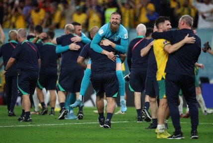 Así celebró Andrew Redmayne la clasificación de Australia a los octavos de final del Mundial de Qatar 2022. (Getty Images 2022).