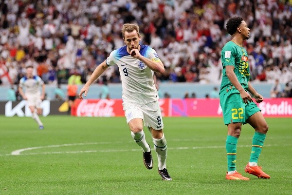 Kane celebra el gol que le marcó a Senegal (Getty)