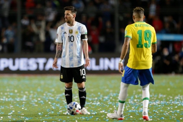 Lionel Messi y Raphinha...¿se volverán a enfrentar? (Getty Images).