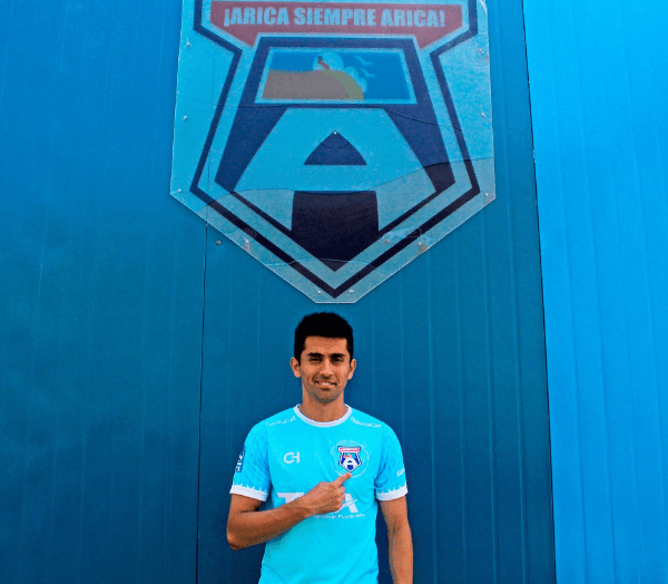 Mikel Arguinarena con la camiseta de San Marcos de Arica. (Captura).