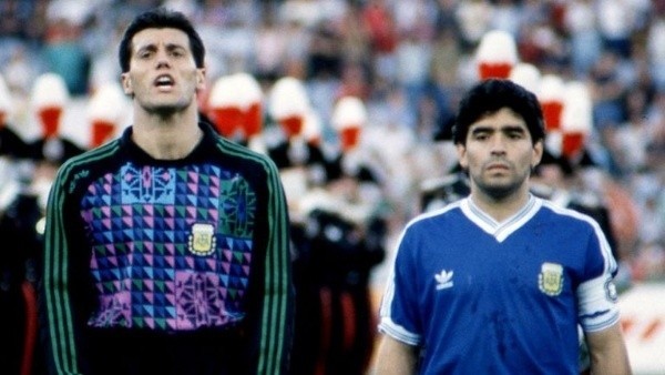El portero hizo historia con Argentina en 1990.