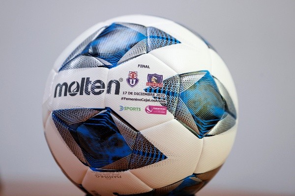 Así luce la pelota de la Gran Final del torneo. (Carlos Parra / ANFP)