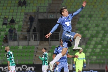 Cristián Insaurralde festeja uno de los goles que convirtió en O’Higgins de Rancagua. (Agencia Uno).