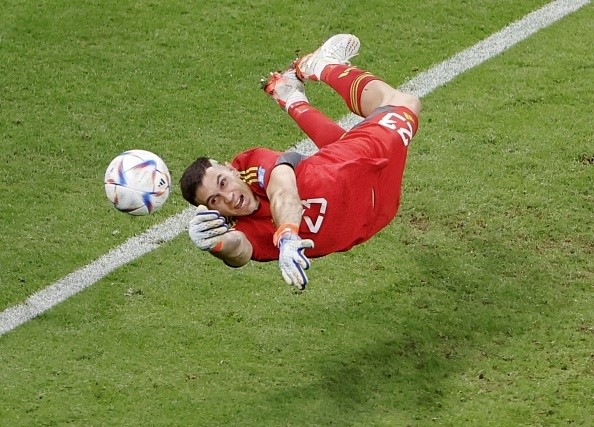 Emiliano Martínez fue una de las figuras de Argentina en el triunfo sobre Países Bajos y Croacia. | Foto: Getty Images.