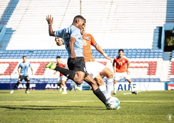 La Celeste venció a la Roja en Montevideo. | Foto: @Uruguay