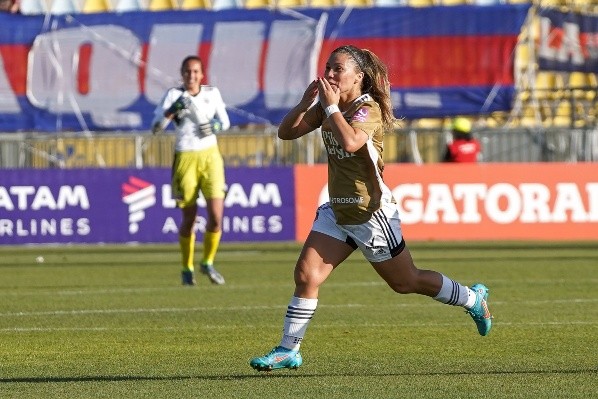 La celebración de Aedo. Foto: Guille Salazar / Redgol.