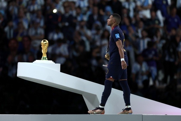 Kylian Mbappé pasa lejos del Mundial. (Getty Images 2022).
