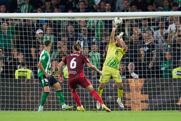 Bravo y Pezzella en la Europa League este año (Getty)