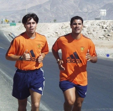 César Díaz junto a Patricio Galaz en su etapa por Cobreloa. Foto: Archivo.