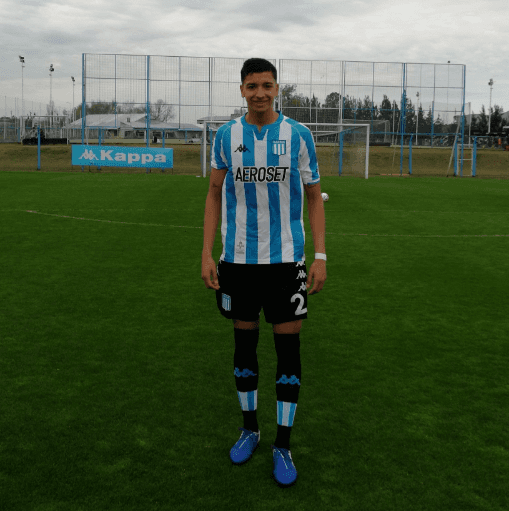 El defensor chileno-argentino Tomás Avilés (18 años) ha dejado buena impresión en la pretemporada del plantel estelar de Racing Club de Avellaneda.