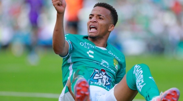 LEON, MEXICO - AGOSTO 13: Byron Castillo () del Leon en lamento durante el juego de la jornada 8 del Torneo Apertura 2022 de la Liga BBVA MX en el Estadio Nou Camp el 13 de Agosto de 2022 en Leon, Mexico. (Foto: Cesar Gomez/JAM MEDIA)