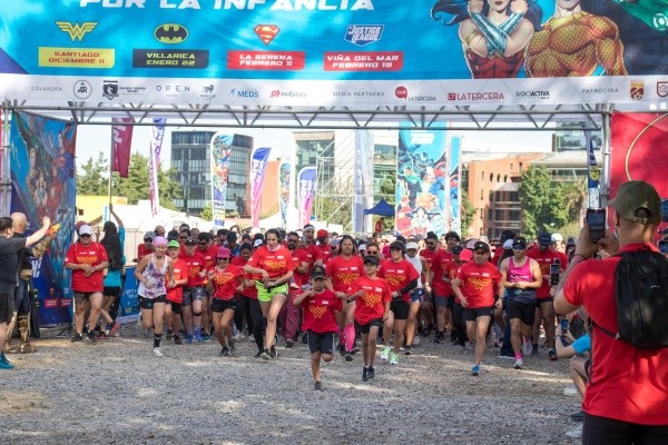 La gente podrá tener una polera especial de Superman para correr en Viña del Mar (Foto: Unicef)