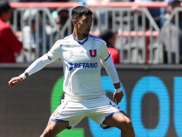 El defensor central de la U debutó este año con los azules. Foto: U. de Chile.