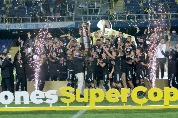 Colo Colo ganó la Supercopa el 2022 ante la UC en Concepción (Agencia Uno)