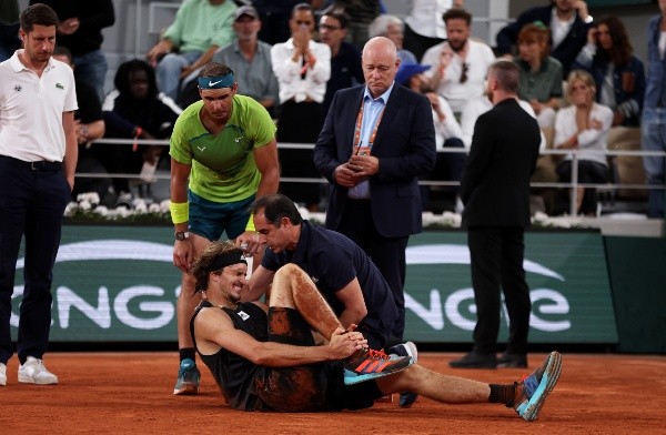 El 3 de junio de 2022 fue el último partido de Zverev, donde abandonó la semifinal de Roland Garros por una lesión y Rafa Nadal pasó a la final, para después ganar el título ante Casper Ruud. | Foto: Getty