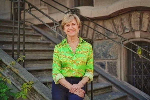 Evelyn Matthei echa la talla por curiosa coincidencia con Shakira.(Foto: Instagram)