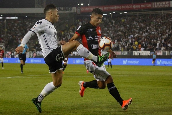 Felipe Flores en acción en aquel triunfo de Colo Colo ante Deportes Antofagasta. (Agencia Uno).