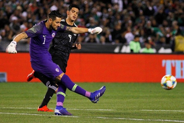 Arias jugó Copa América y eliminatorias por Chile