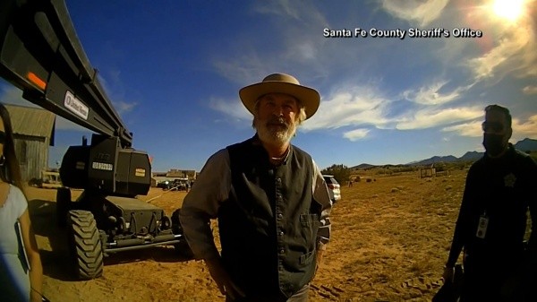 El cargo por el que Alec Baldwin será doblemente procesado.(Foto: Archivo)