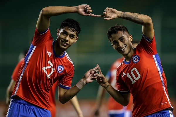La dupla de Osorio y Assadi hizo de las suyas para darle el primer triunfo a Chile en el Sudamericano Sub 20. Foto: Comunicaciones ANFP.