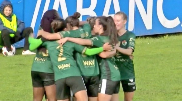 Sonya Keefe anotó el segundo gol del partido. | TVG2