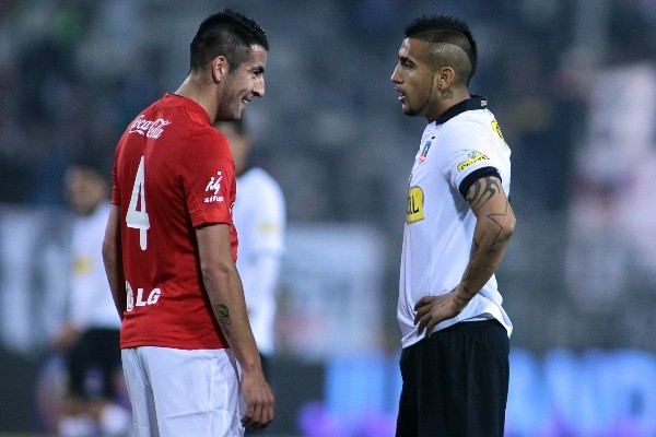 La última vez que Arturo Vidal jugó con la camiseta de Colo Colo fue en el 2013, durante un partido amistoso. 10 años después, se ofrece solo si el Cacique va a pelear la Copa Libertadores. Foto: Agencia Uno
