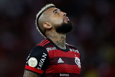 Arturo Vidal no vive sus mejores días en el Flamengo. (Getty Images).