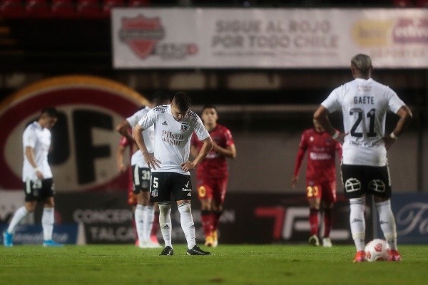 Colo Colo tuvo que jugar en el 2021 ante Ñublense con un equipo lleno de juveniles y suplentes por el brote de coronavirus al interior del plantel albo. | Foto: Agencia UNO.