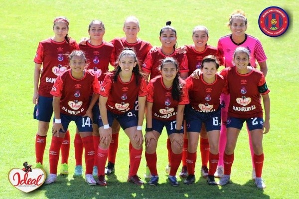 Errázuriz y Roa son las únicas chilenas en la liga de Guatemala esta temporada. | Municipal