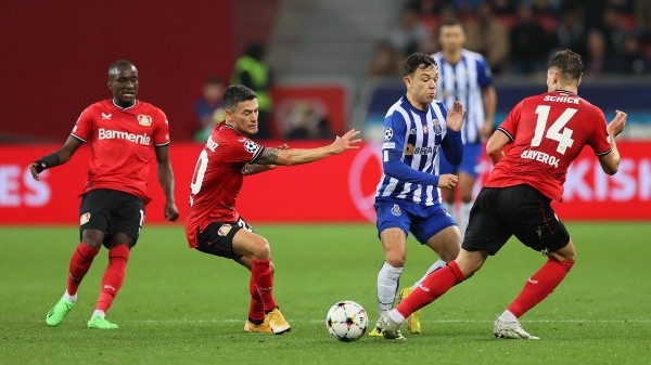 Aránguiz está cerca de salir del Leverkusen, y tiene varios interesados. | Foto: Getty