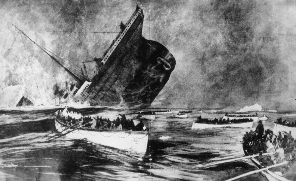 Sobrevivientes observan desde los botes salvavidas cómo el Titanic se hunde | Ilustración de London News, Getty Images
