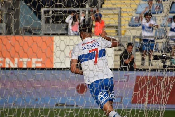 Si Santo celebra su gol en Rancagua (Agencia Uno)