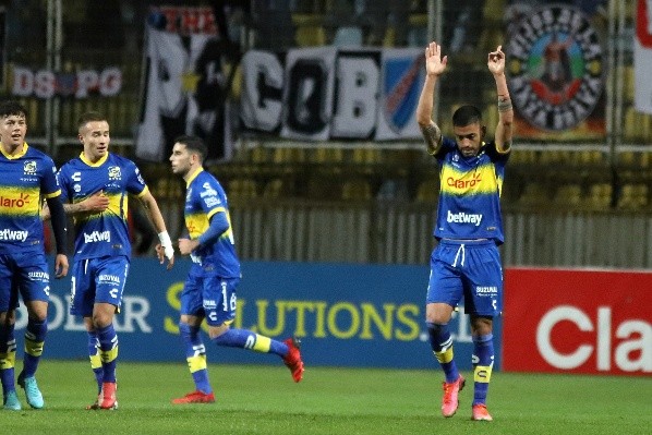 Matías Campos López le anotó un gol a Colo Colo en su último partido con Everton. | Foto: Agencia UNO.
