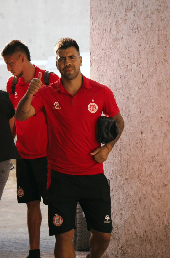 Gonzalo Espinoza con el uniforme de Unión San Felipe.